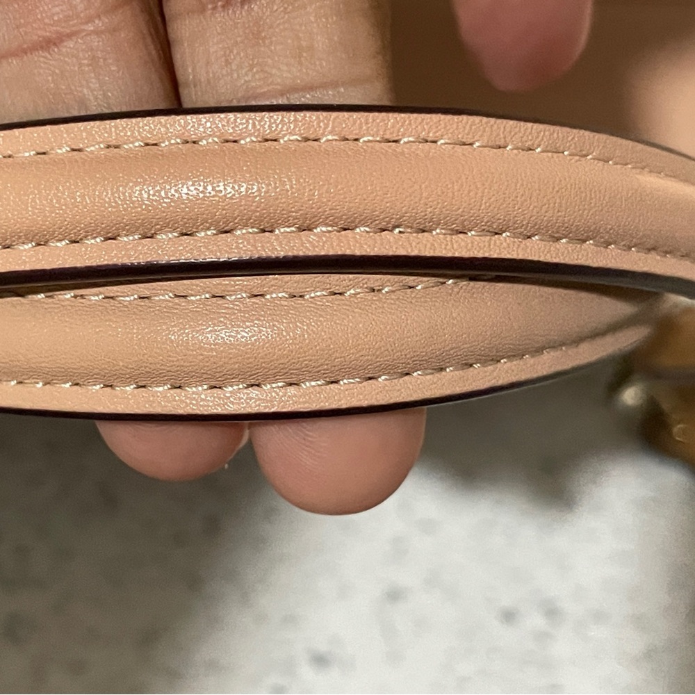 Coach Lexy in Signature Smooth Leather - Picture 8 of 15